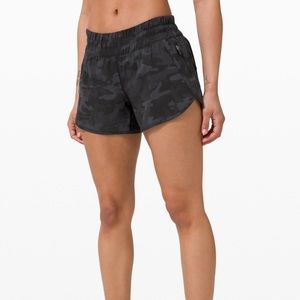 🍋 Lululemon Tracker 4 Shorts Camo